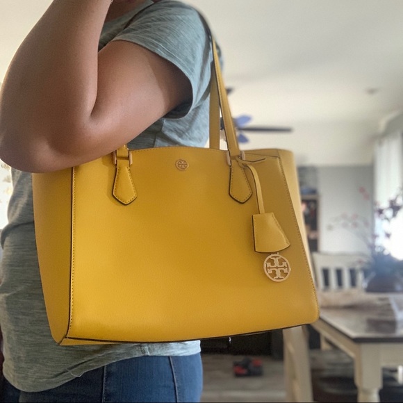 HP🎊Tory butch 💝 Robinson Saffiano Leather Tote - Picture 3 of 14